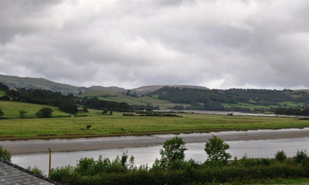 Tal-y-Cafn Furnace Farmhouse Bodnant المظهر الخارجي الصورة