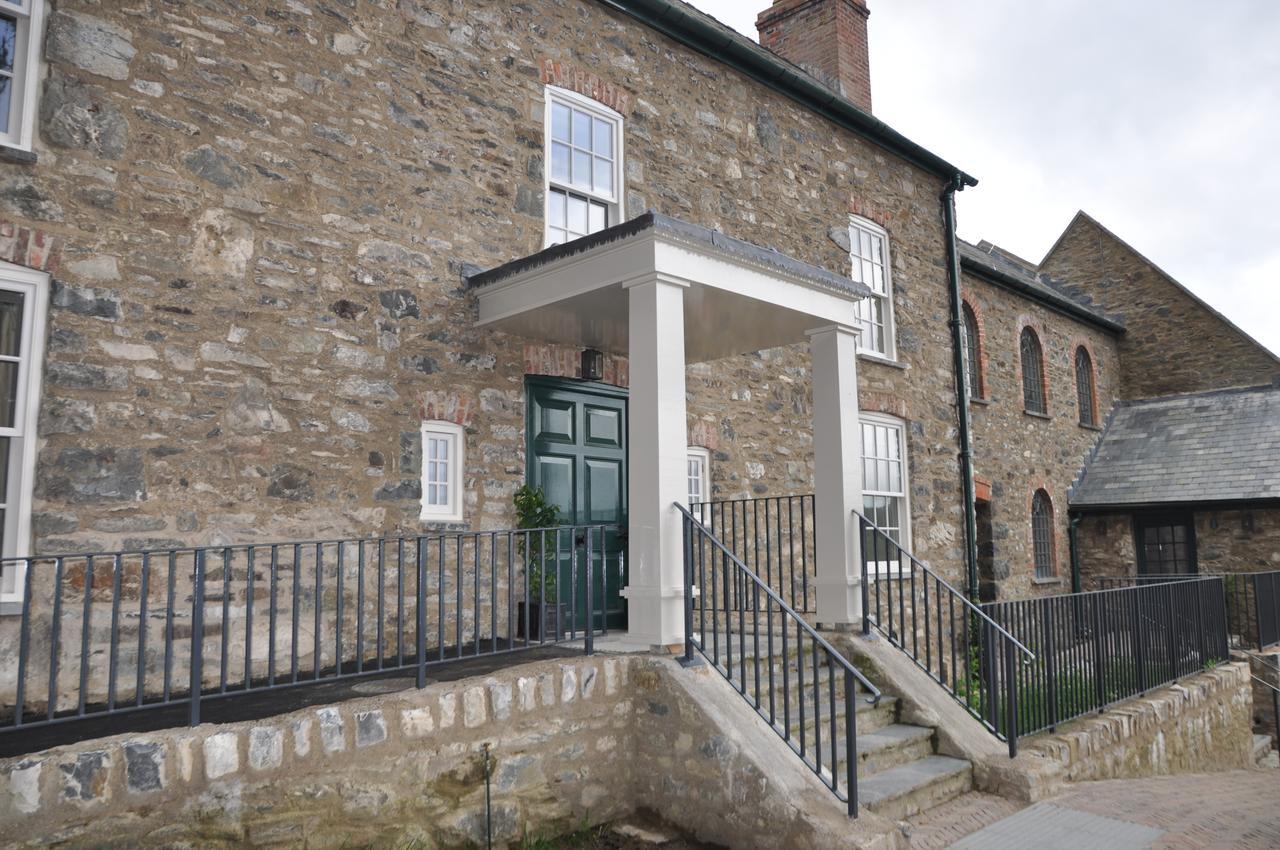 Tal-y-Cafn Furnace Farmhouse Bodnant المظهر الخارجي الصورة