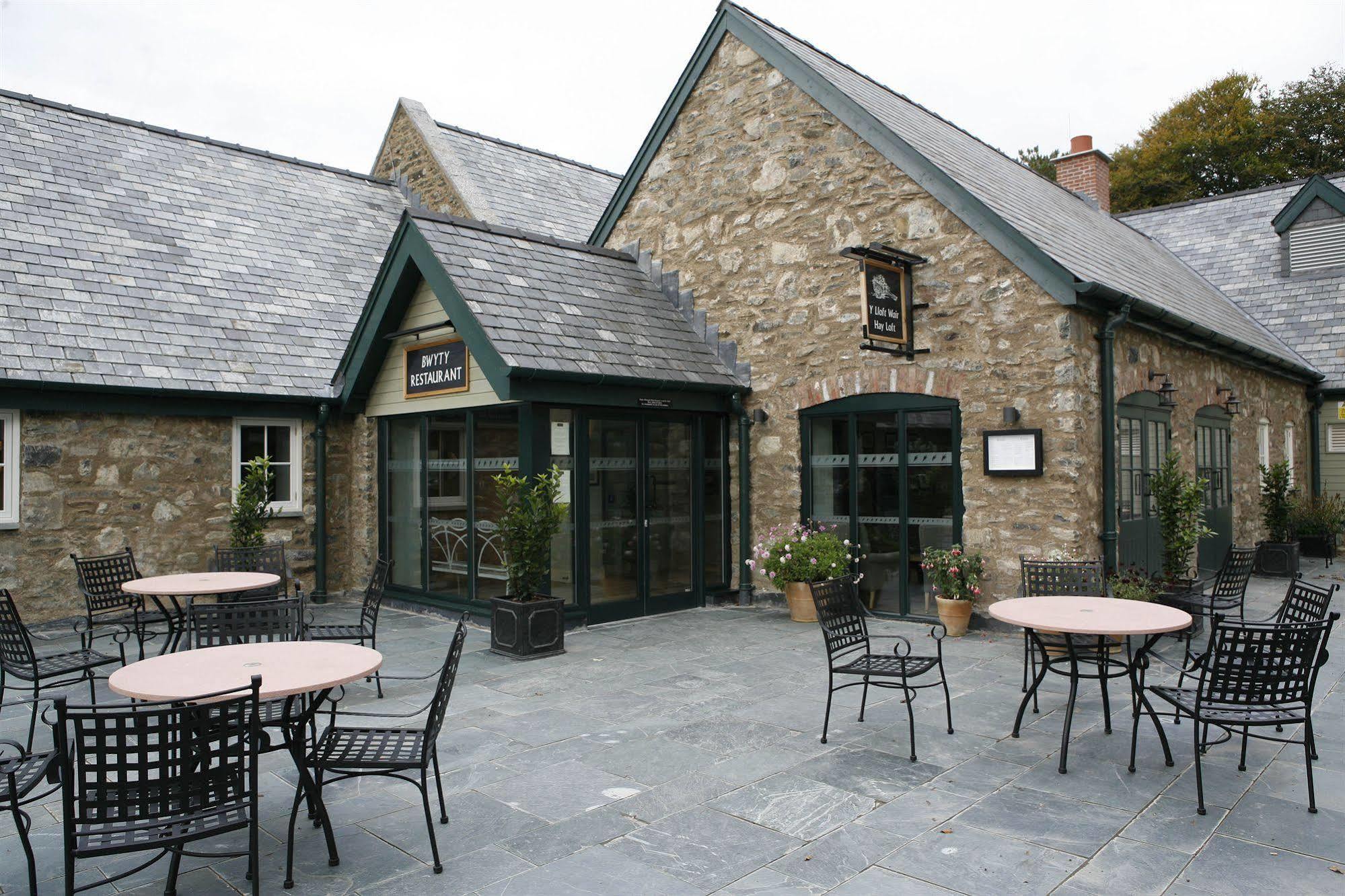 Tal-y-Cafn Furnace Farmhouse Bodnant المظهر الخارجي الصورة